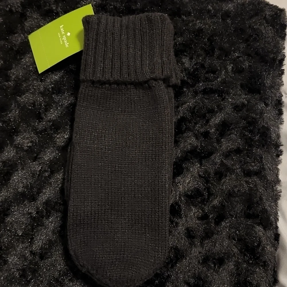 Ladies Mittens - Picture 3 of 5